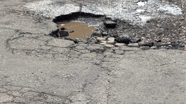 Bache en calle Francisco I Madero